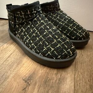 Chic Tweed Ankle Booties in Black and Cream